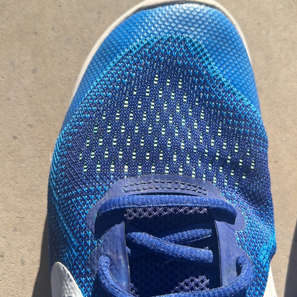 Nike Free RN running shoes. Boys/men size 7. Excellent condition. Barely worn. - Picture 9 of 12